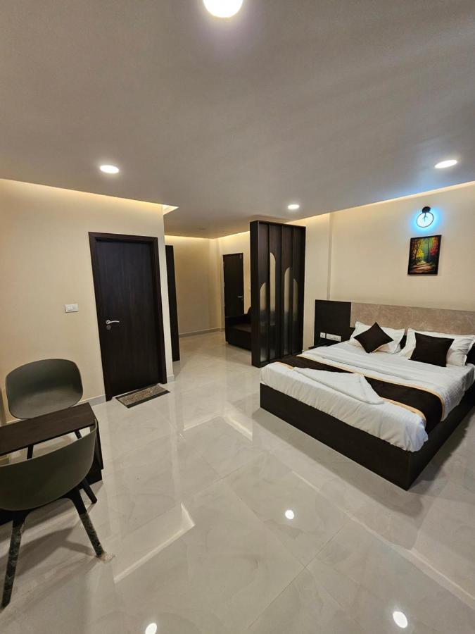 Nīleshwar Thaal Residency Cheruvathur-Hala Groups מראה חיצוני תמונה
