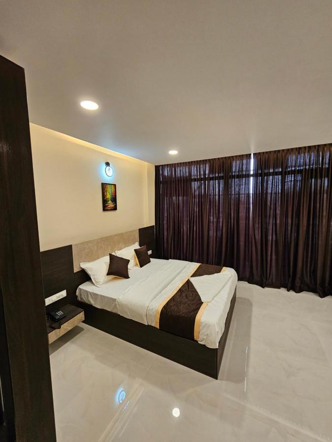 Nīleshwar Thaal Residency Cheruvathur-Hala Groups מראה חיצוני תמונה
