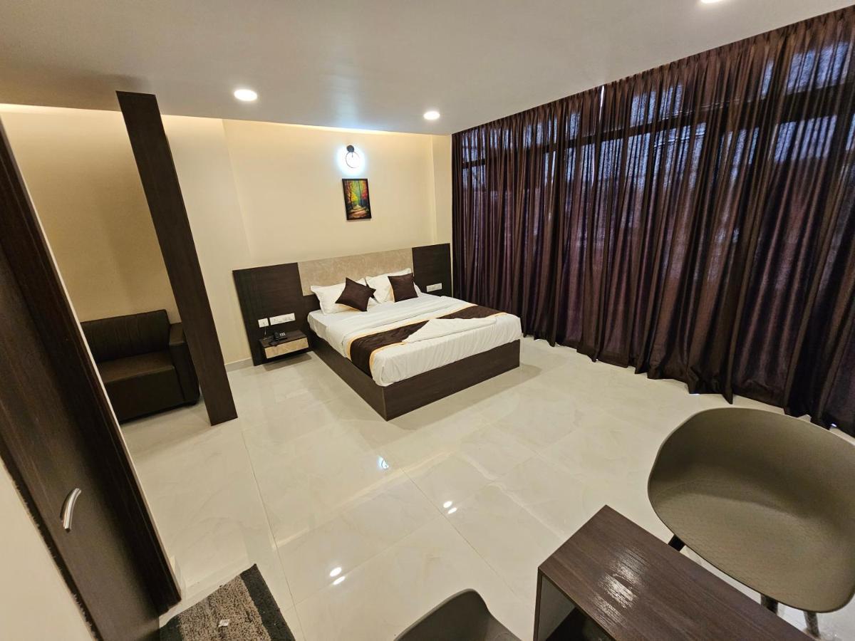 Nīleshwar Thaal Residency Cheruvathur-Hala Groups מראה חיצוני תמונה